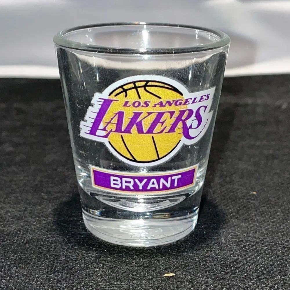 Los Angeles Lakers Koby Bryant shot glass